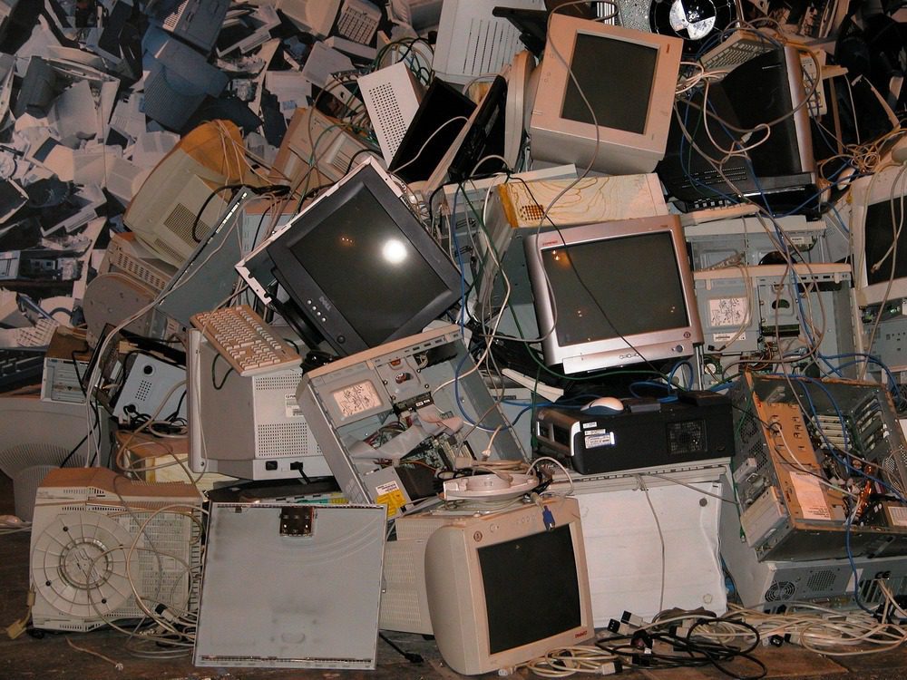 Aglomeração de lixo eletrônico